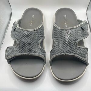 WACO SHOE COMPANY Revitalign Kholo Gecko Women’s Strap Sandal Silver Size 8 NIB